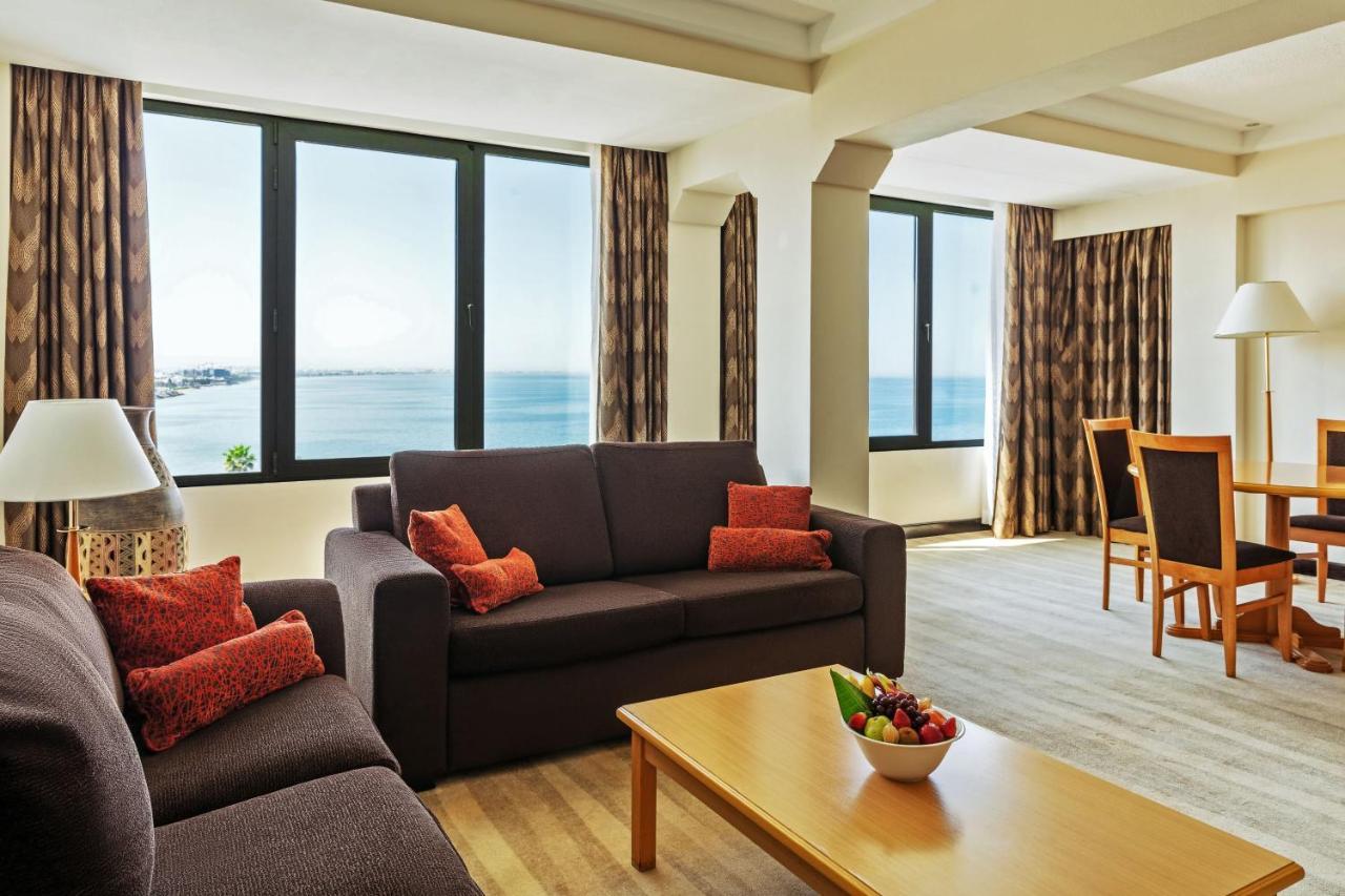Отель Crowne Plaza Muscat By Ihg Экстерьер фото