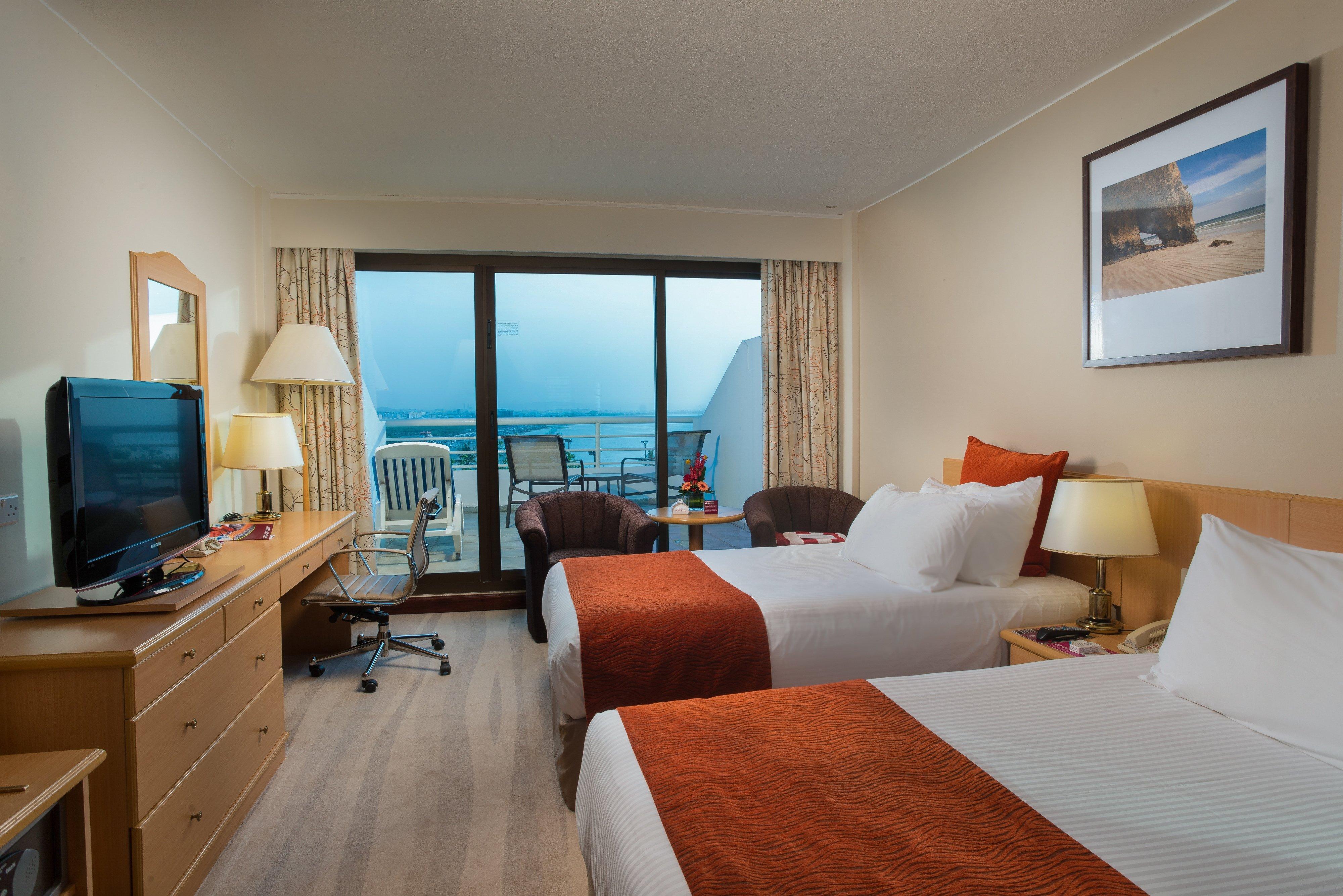 Отель Crowne Plaza Muscat By Ihg Экстерьер фото