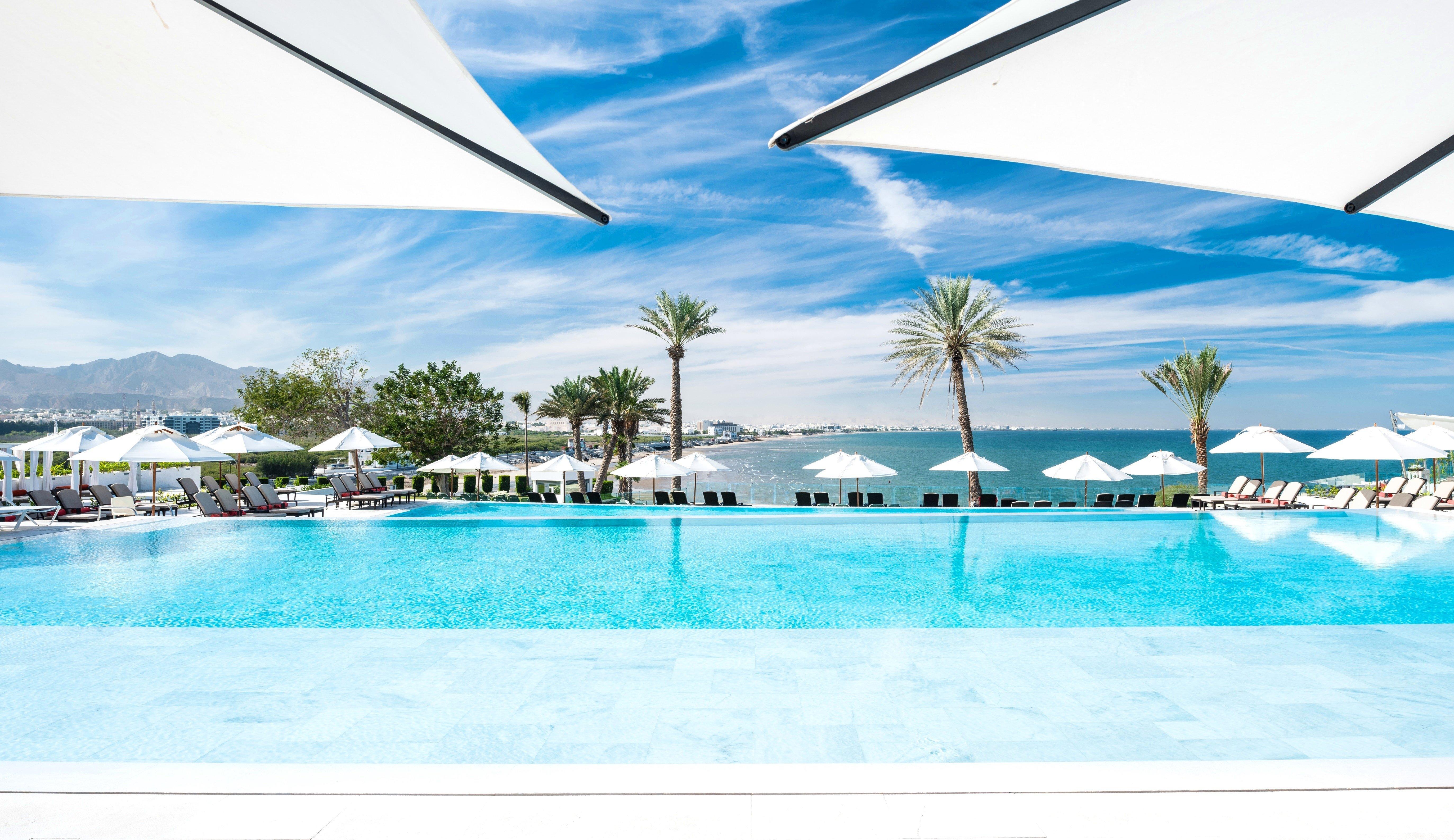 Отель Crowne Plaza Muscat By Ihg Экстерьер фото