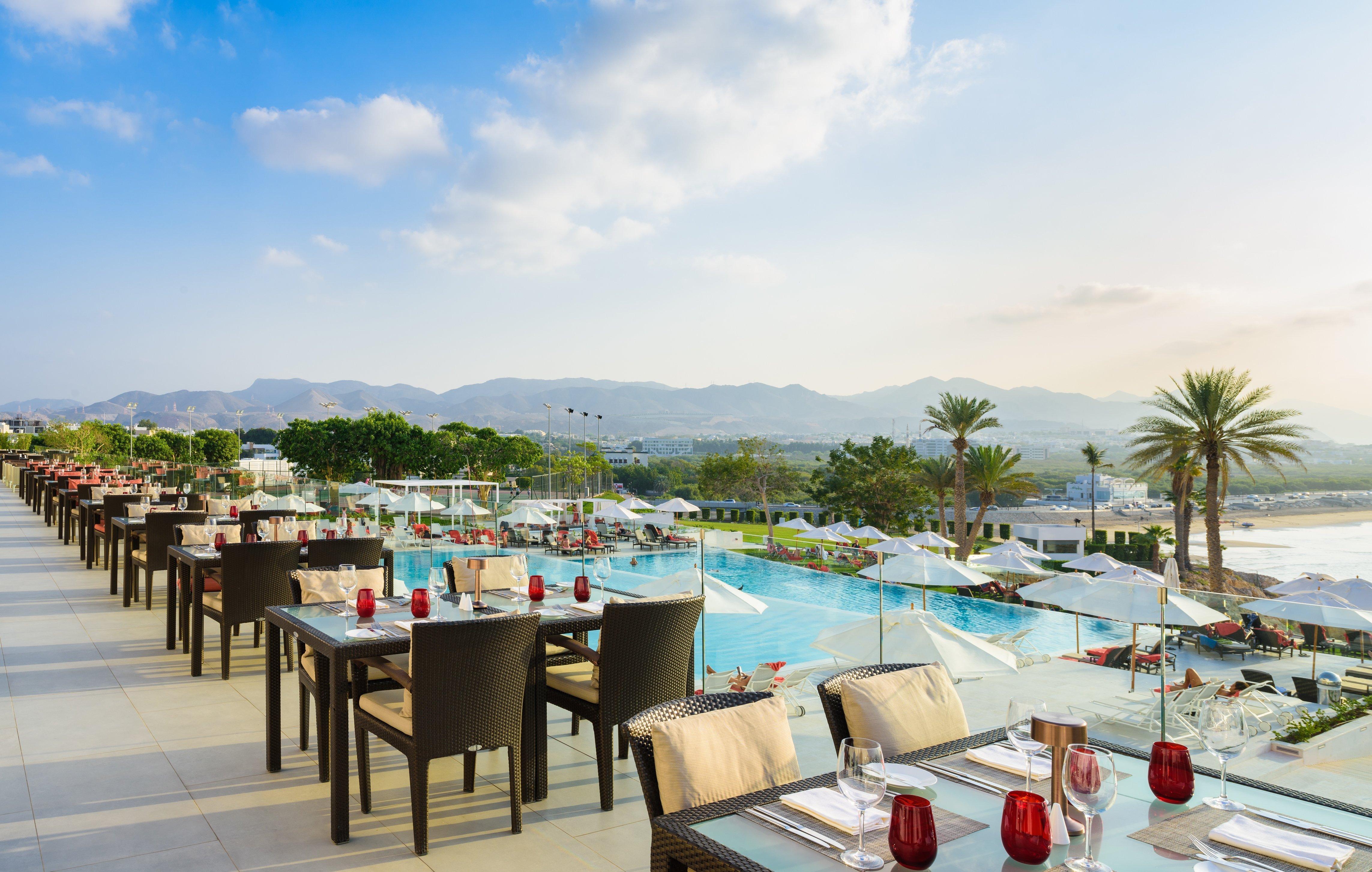 Отель Crowne Plaza Muscat By Ihg Экстерьер фото