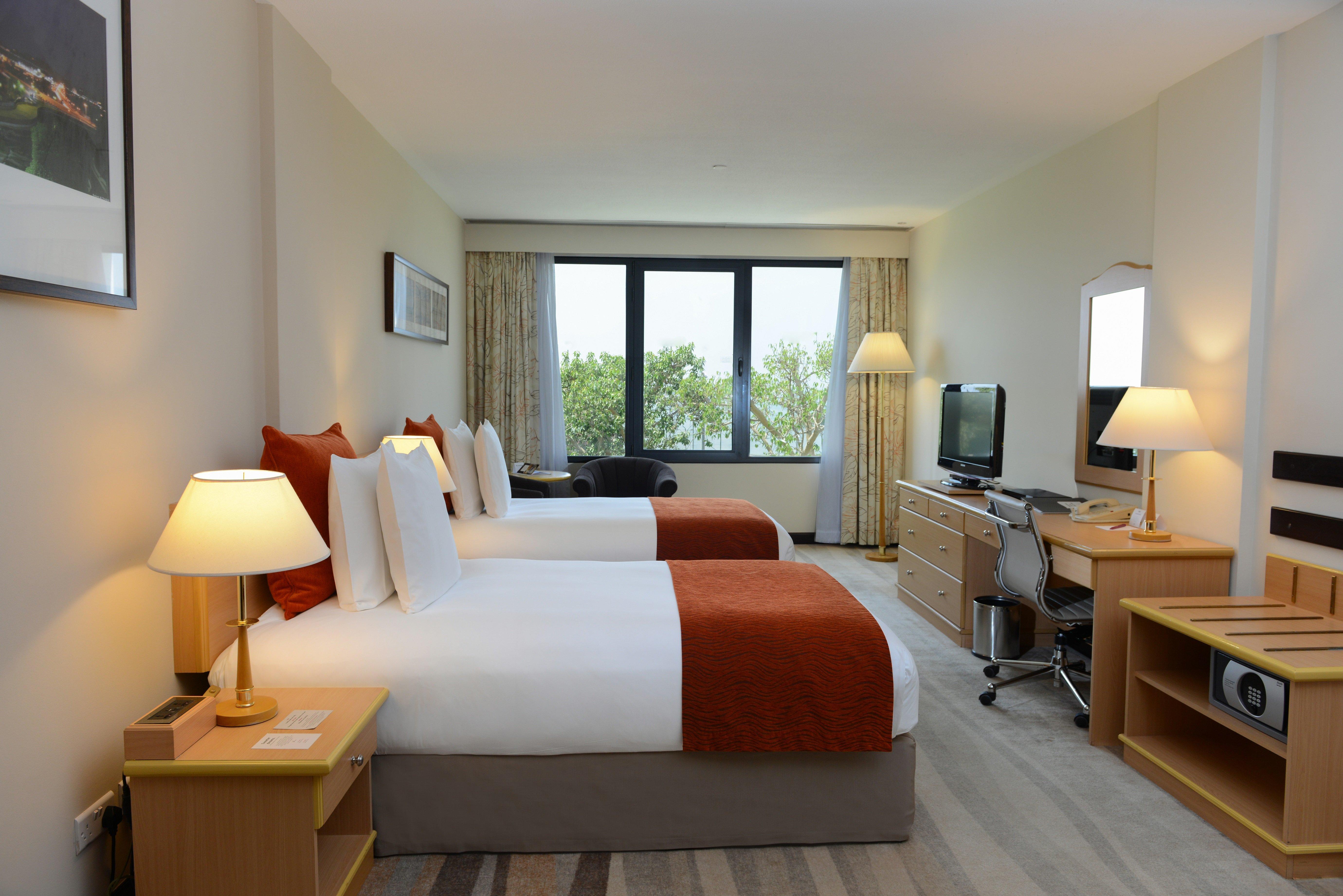 Отель Crowne Plaza Muscat By Ihg Экстерьер фото
