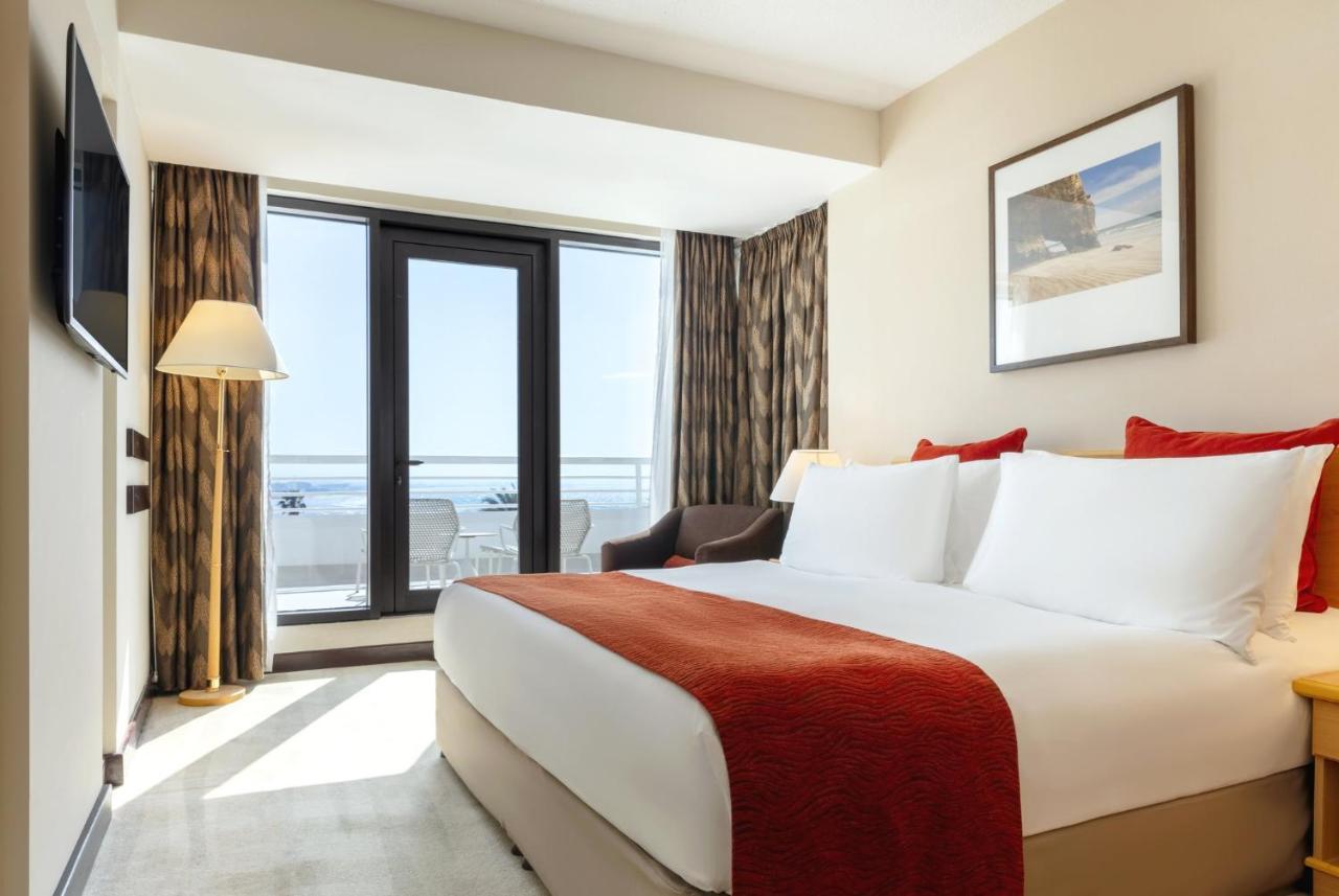 Отель Crowne Plaza Muscat By Ihg Экстерьер фото